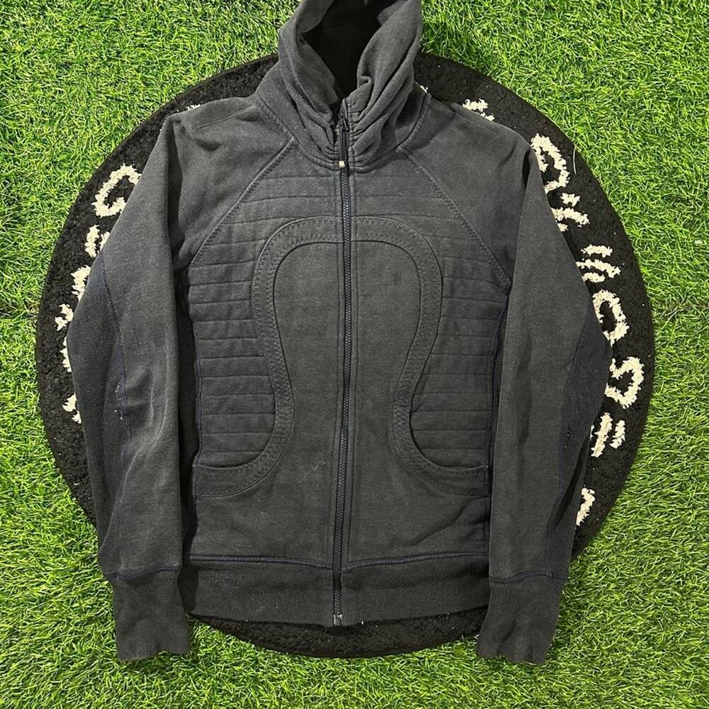 Black LuluLemon brand Athletic Zip-Up Scuba Jacket - M; 18x24 (Width/Length)